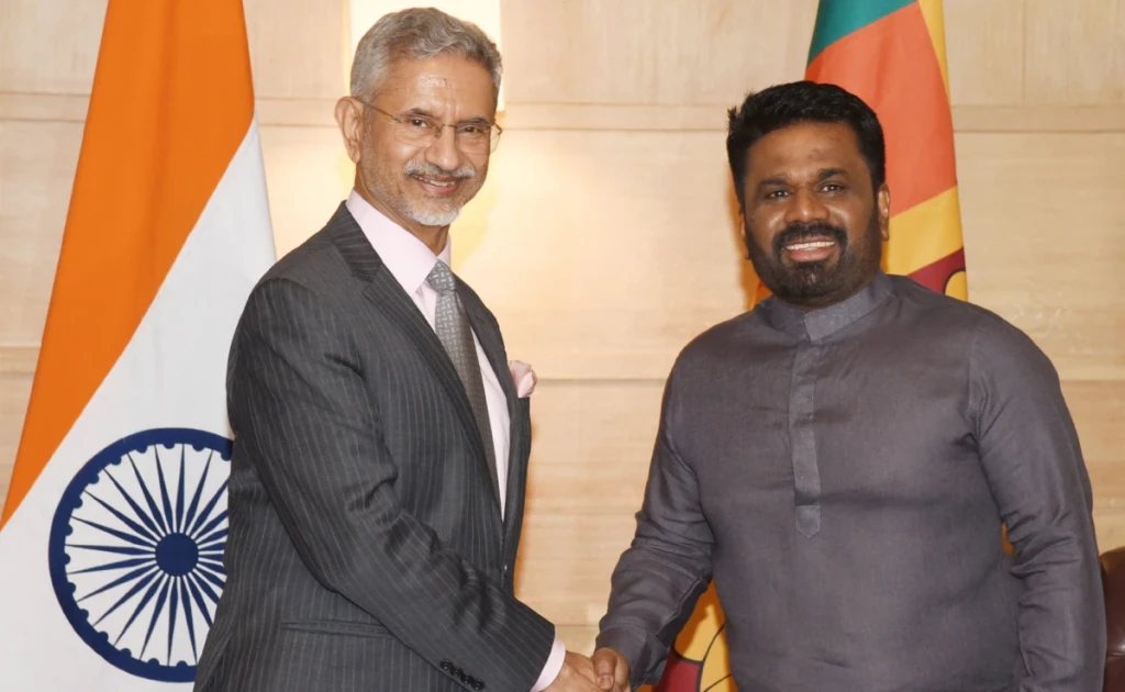 श्रीलंका की खाली झोली को और कितना भरेगा भारत, चीन कितनी बड़ी है चुनौती